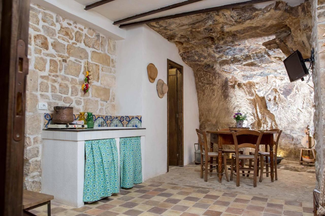 Case-Grotte Degli Avi, Esperienza Abitativa In Grotta 莫迪卡 外观 照片